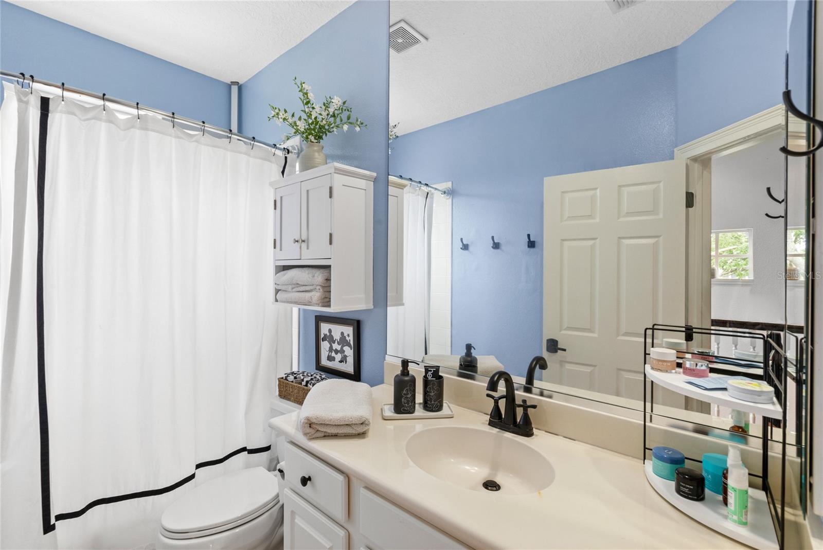 Image 26 of 39 For 6037 Caymus Loop