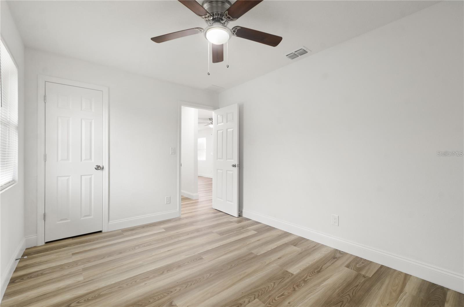 Image 18 of 31 For 4510 Douglas Street