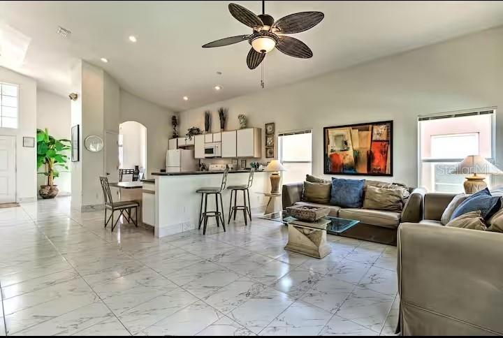 Image 2 of 17 For 730 Bloomingdale Dr