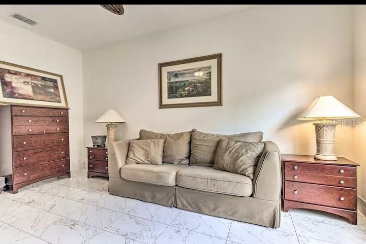 Image 6 of 17 For 730 Bloomingdale Dr