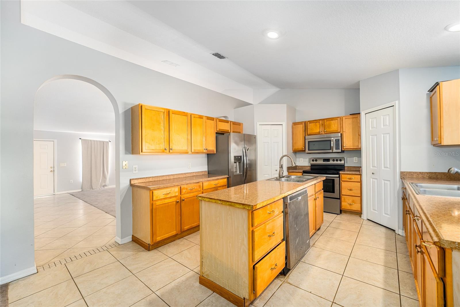 Image 6 of 29 For 1632 Lansfield Avenue