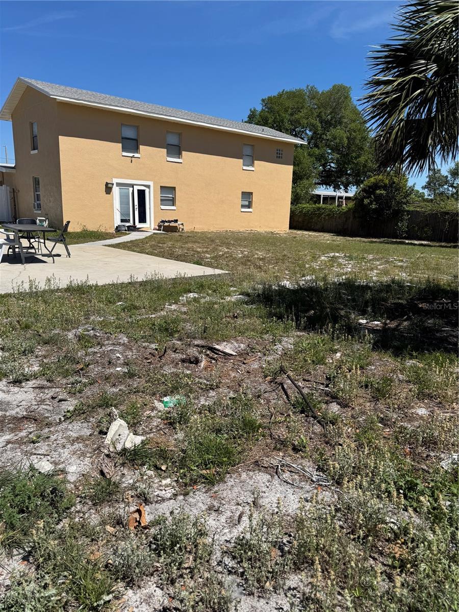 Image 11 of 72 For 8 Summit Street