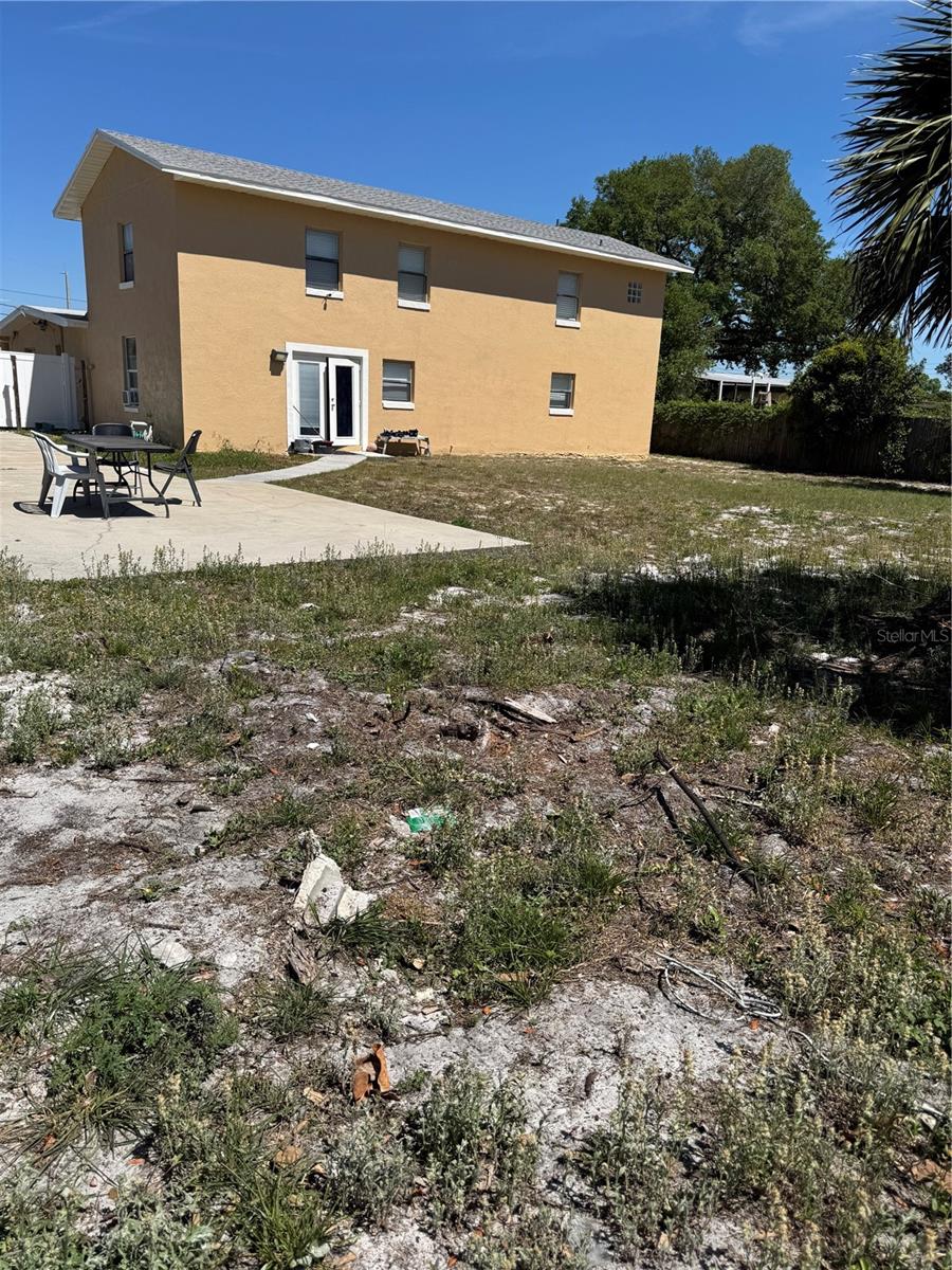 Image 13 of 72 For 8 Summit Street