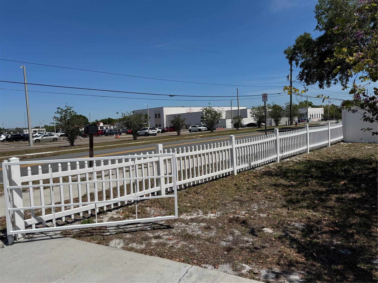 Image 2 of 72 For 8 Summit Street