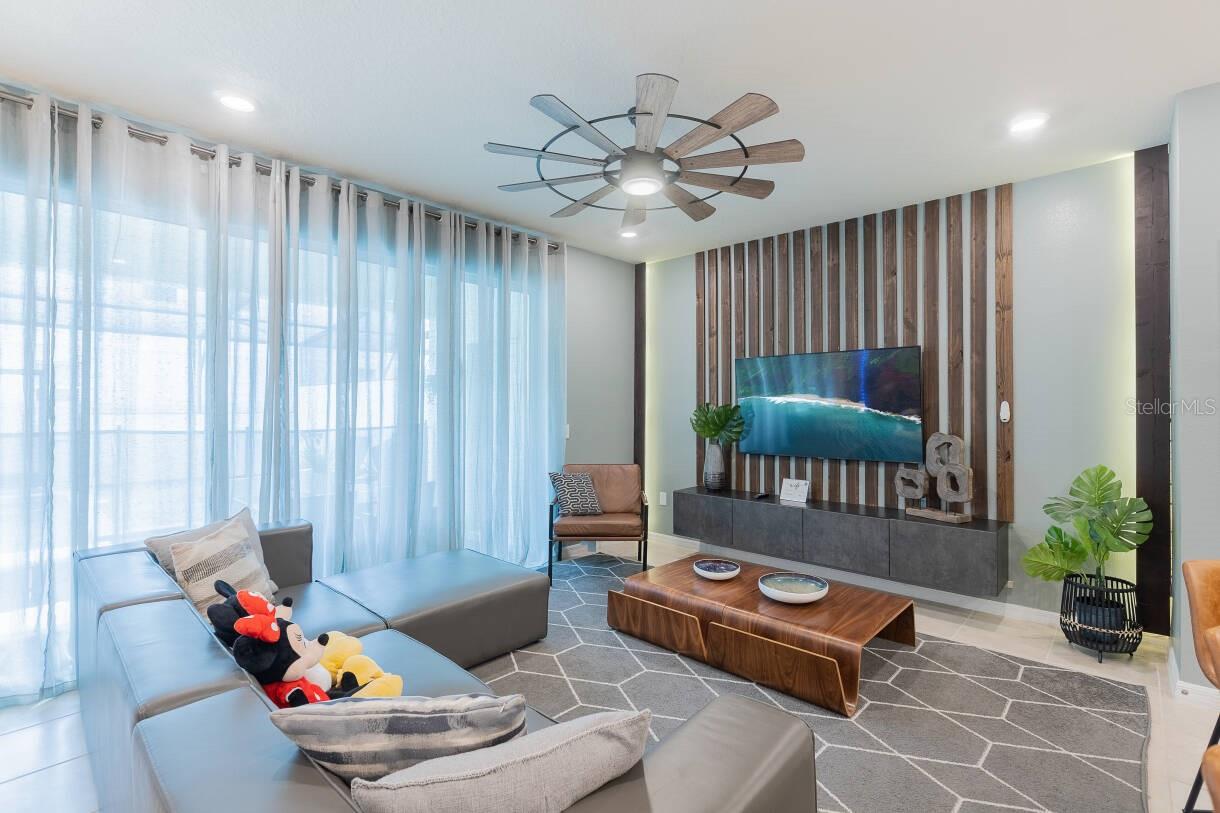 Image 2 of 62 For 136 Jetty Way