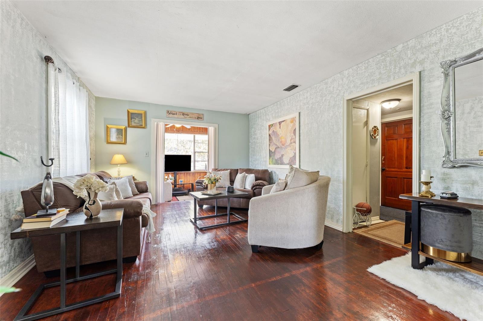Image 5 of 25 For 1204 Shore Drive