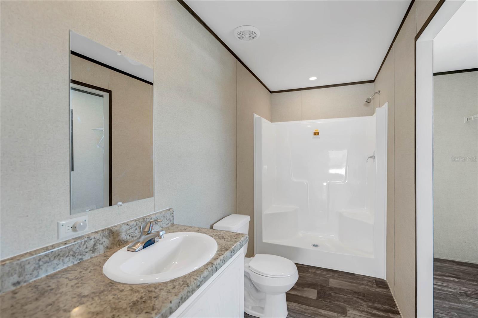 Image 11 of 22 For 8857 Highpoint Boulevard