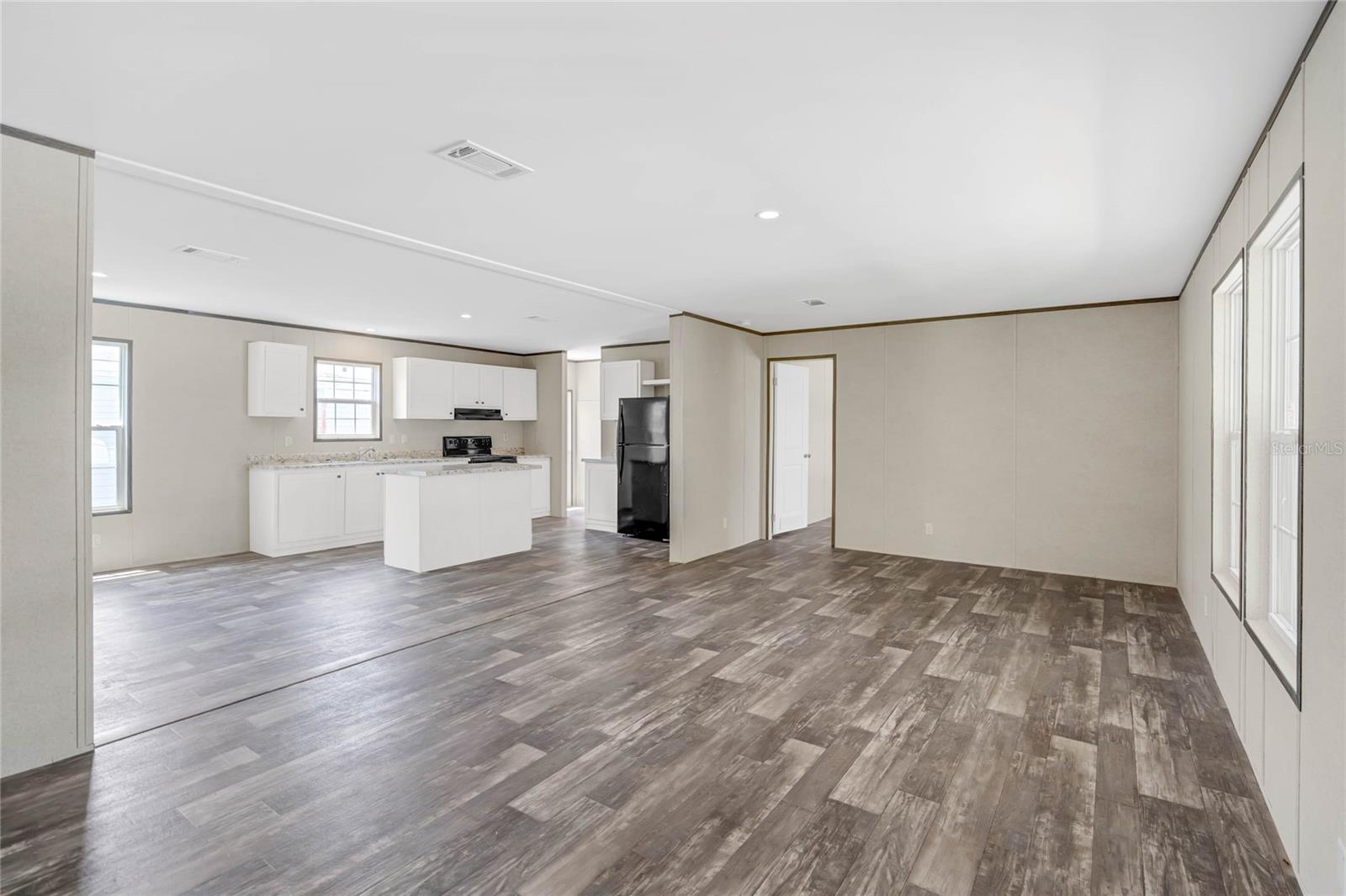 Image 5 of 22 For 8857 Highpoint Boulevard