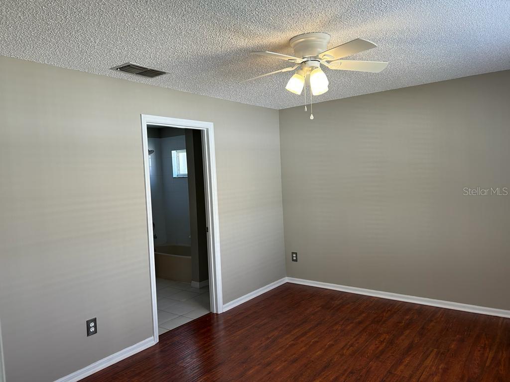 Image 9 of 10 For 1945 Sherbourn Street