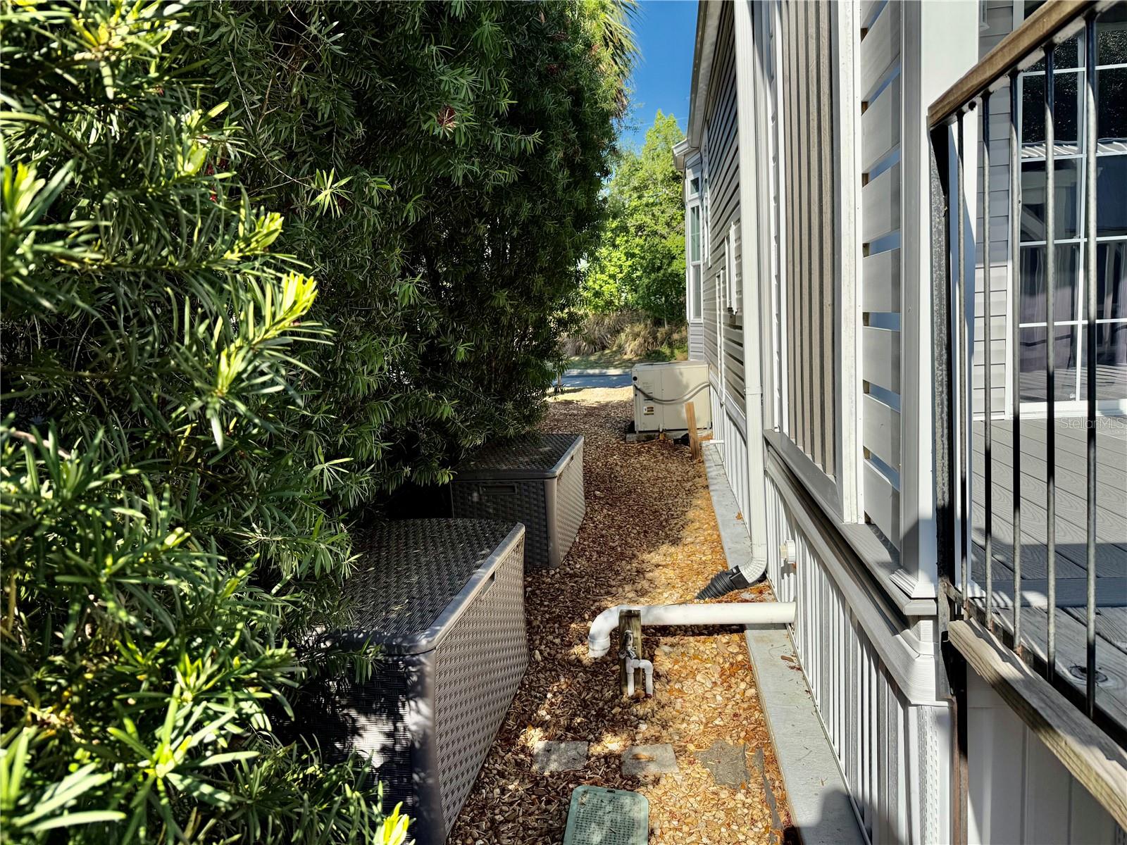 Image 13 of 90 For 3067 102nd Avenue Road