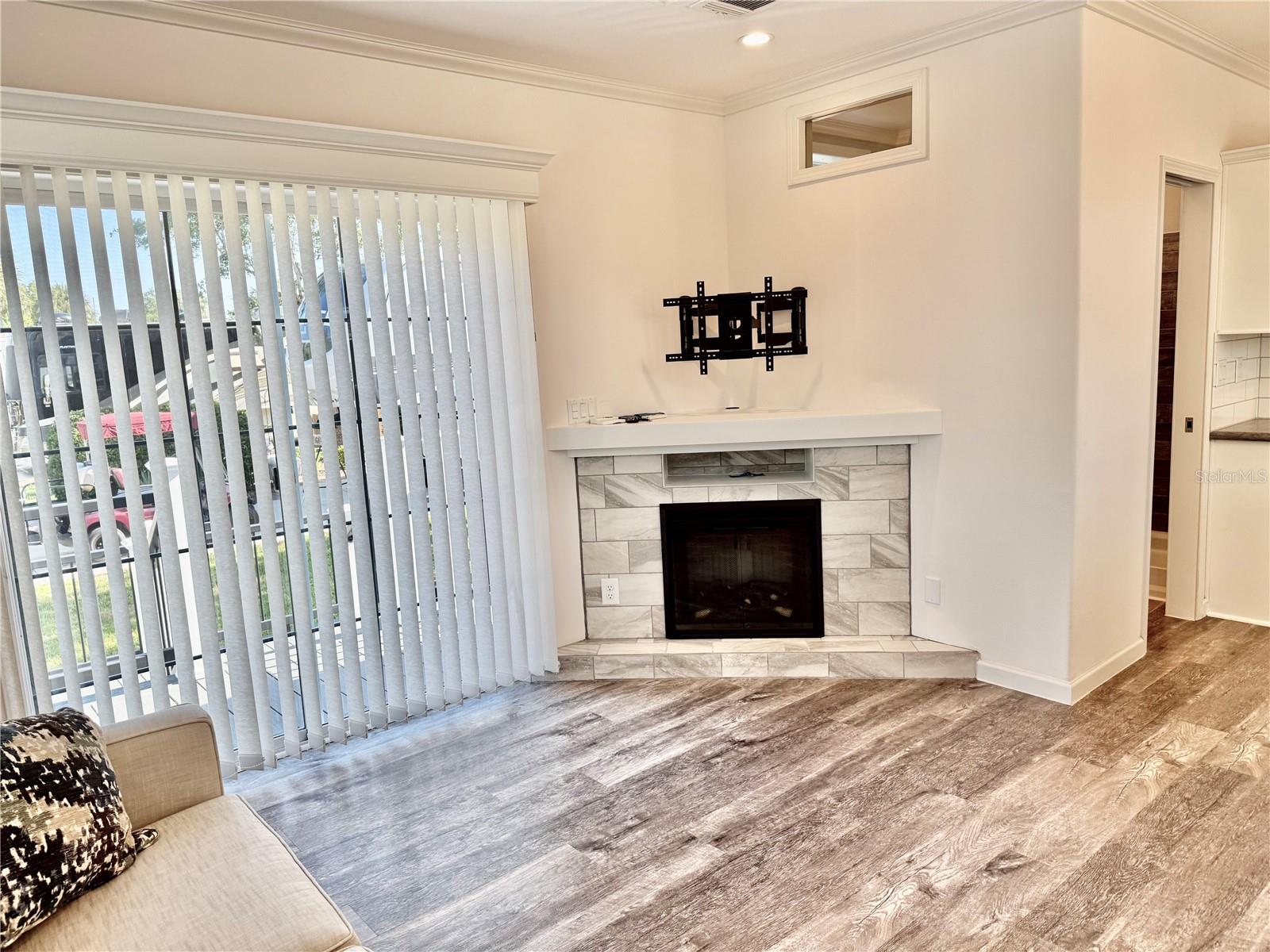 Image 33 of 90 For 3067 102nd Avenue Road