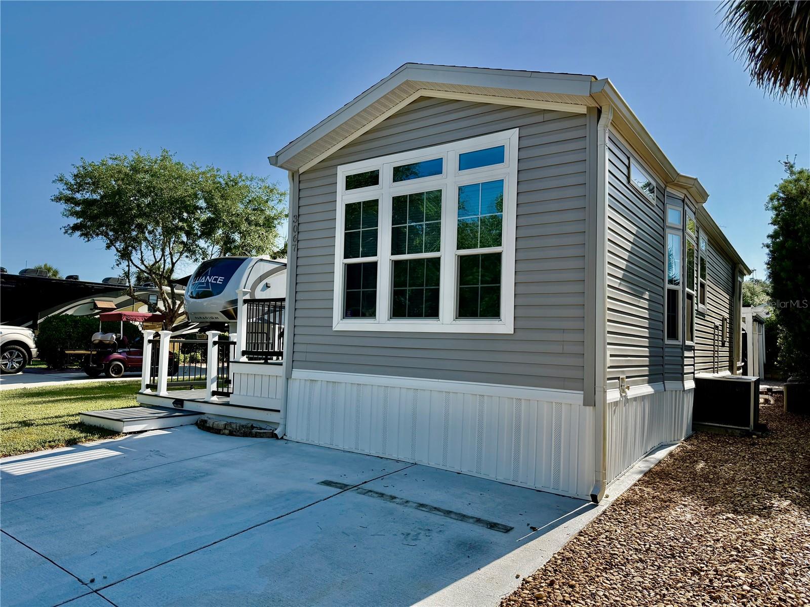 Image 4 of 90 For 3067 102nd Avenue Road