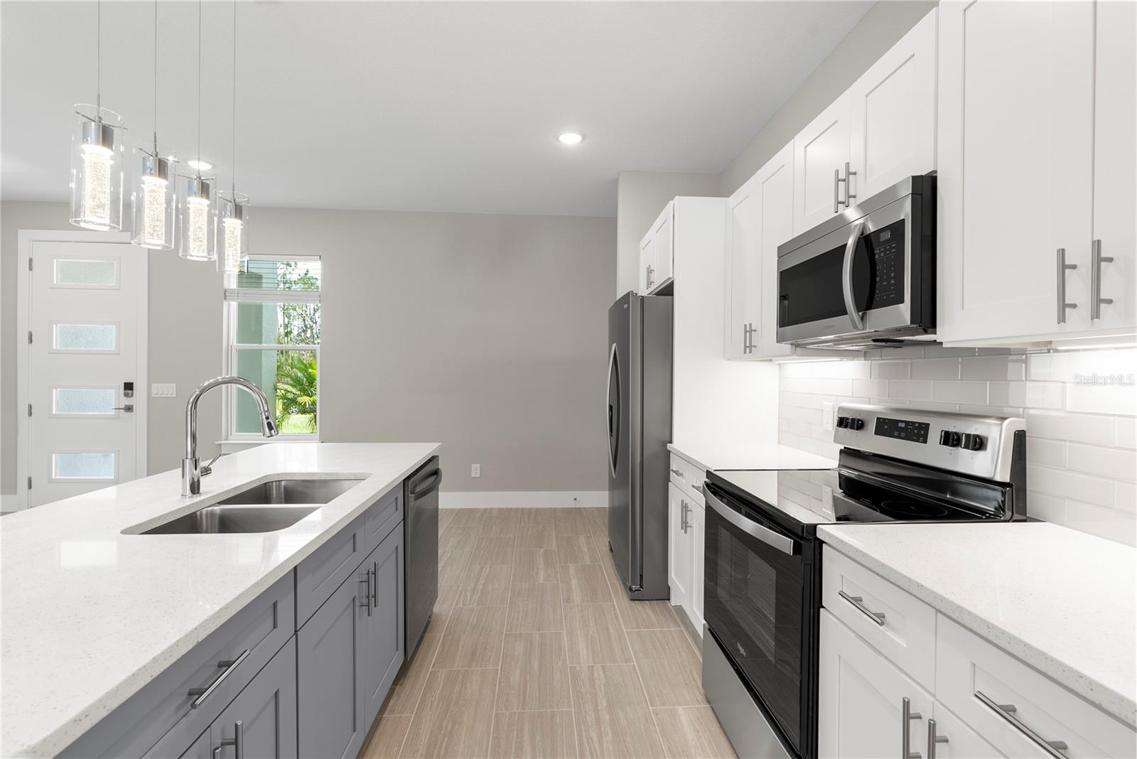 Image 12 of 33 For 2664 Crittendon Street