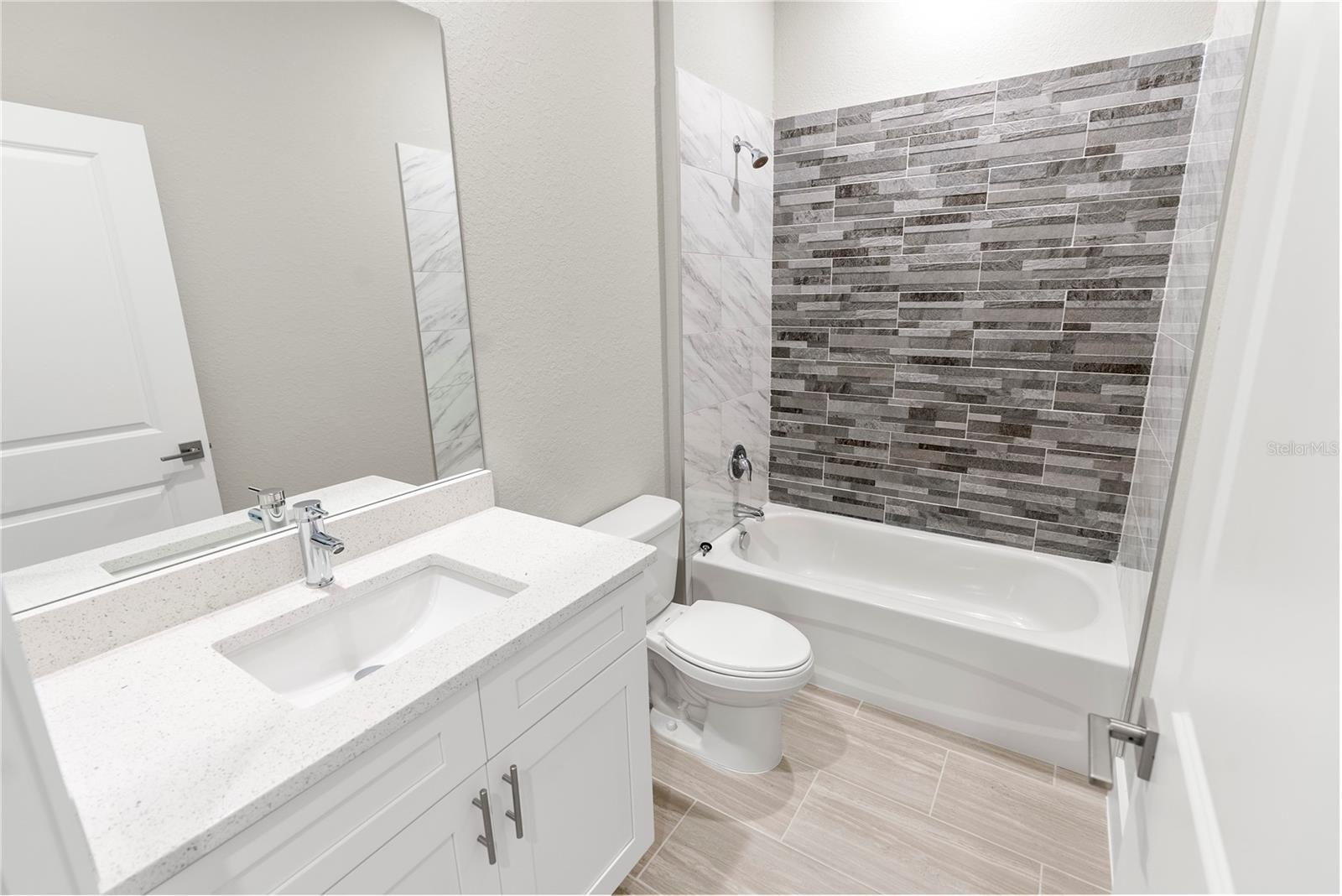 Image 17 of 33 For 2664 Crittendon Street