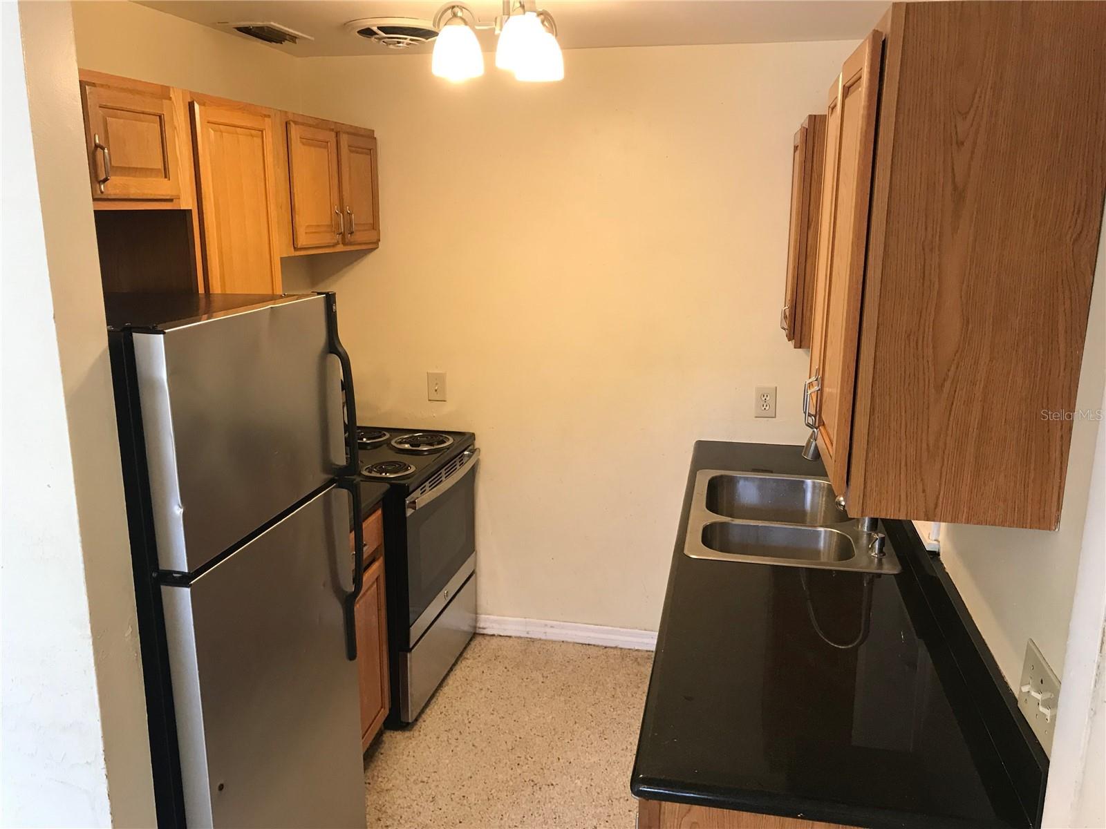 Image 4 of 12 For 530 Ruffel Street