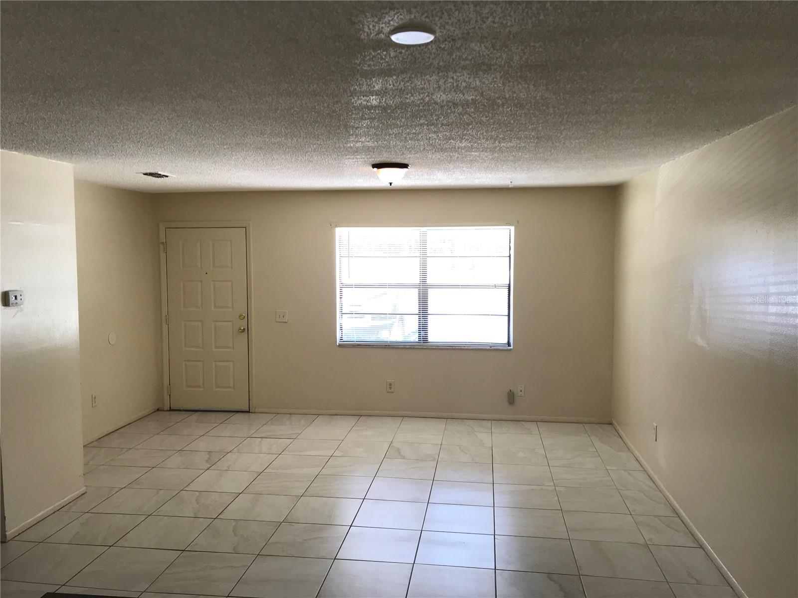 Listing photo id 9 for 385 Lime Street