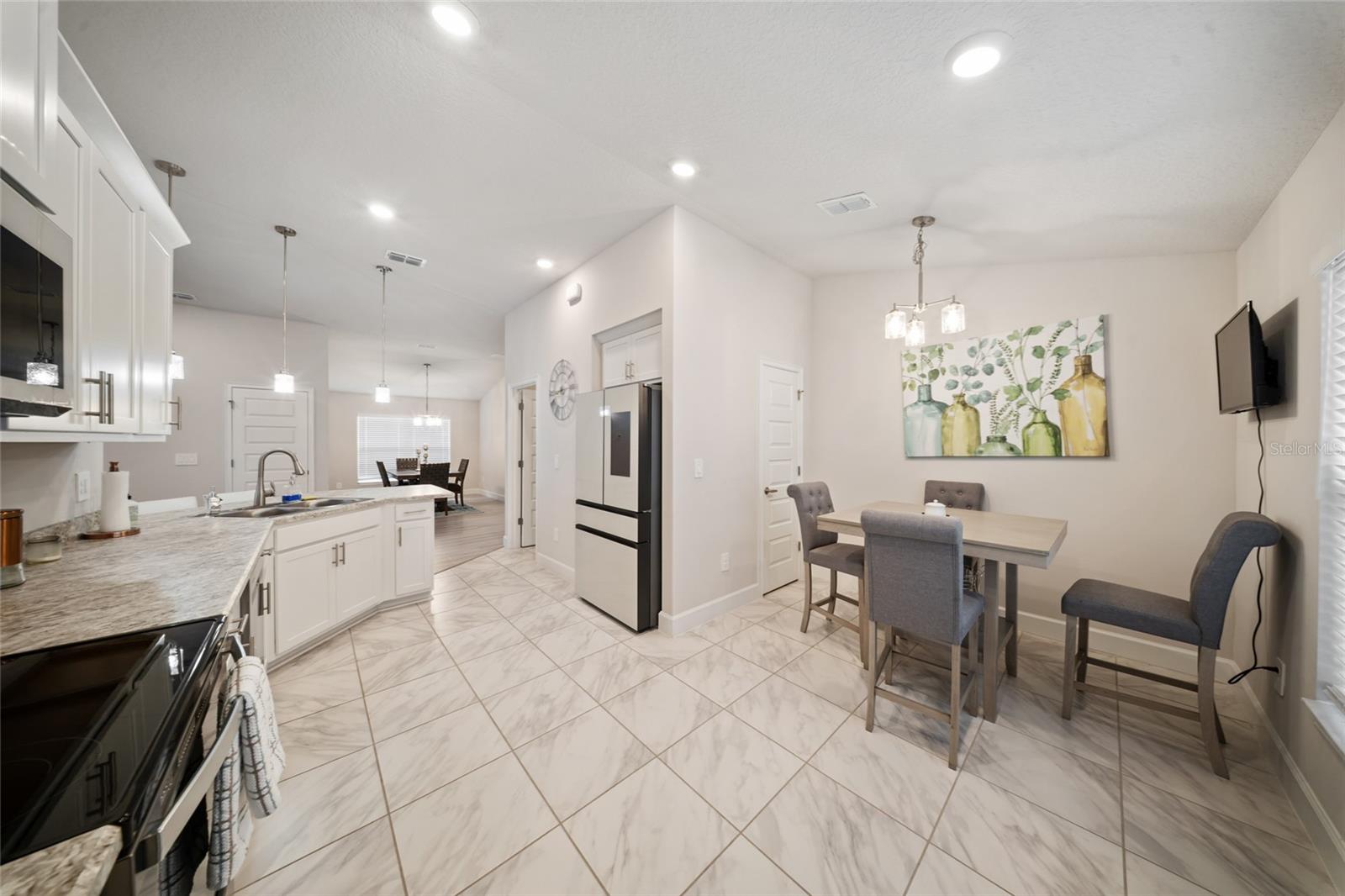 Image 10 of 37 For 8137 Merano Avenue