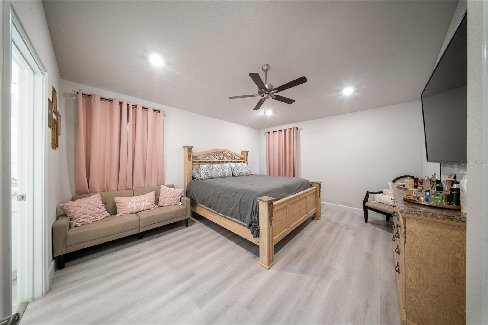 Image 17 of 37 For 8137 Merano Avenue
