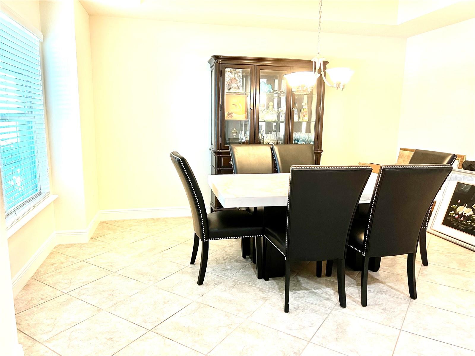Image 10 of 42 For 807 Marsh Reed Dr