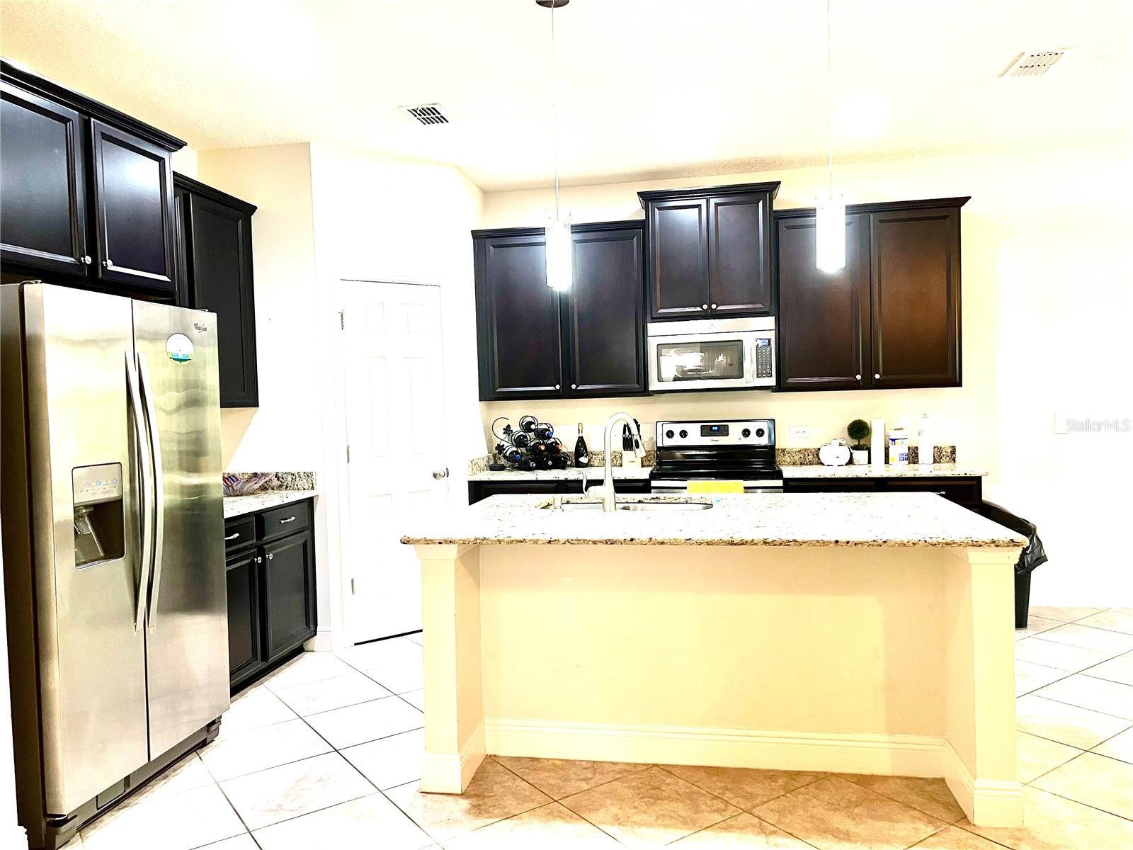 Image 14 of 42 For 807 Marsh Reed Dr