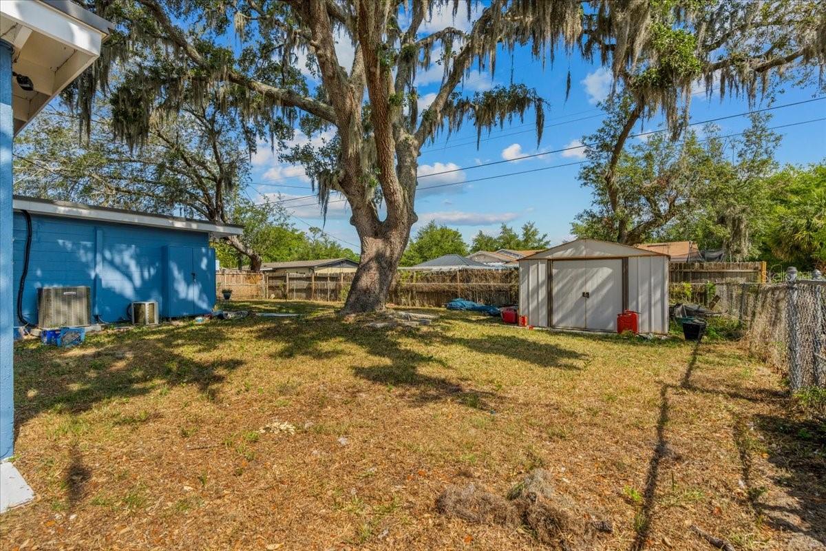 Image 22 of 25 For 451 Hibiscus Road