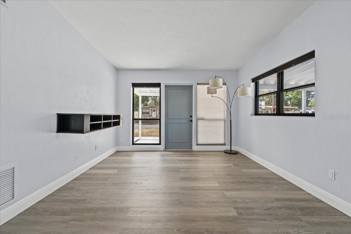 Image 4 of 25 For 451 Hibiscus Road