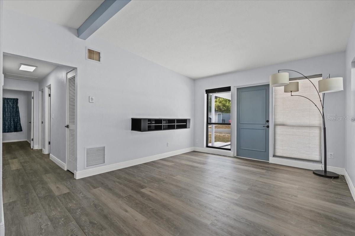 Image 5 of 25 For 451 Hibiscus Road