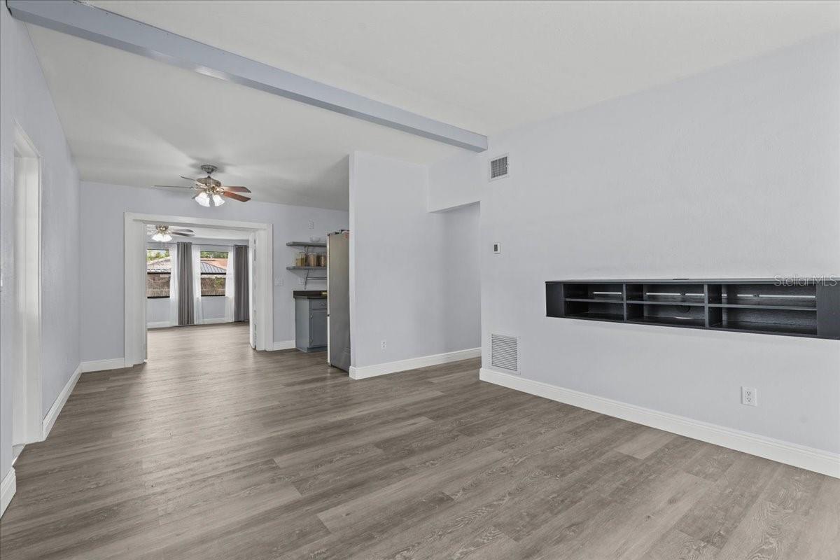 Image 7 of 25 For 451 Hibiscus Road