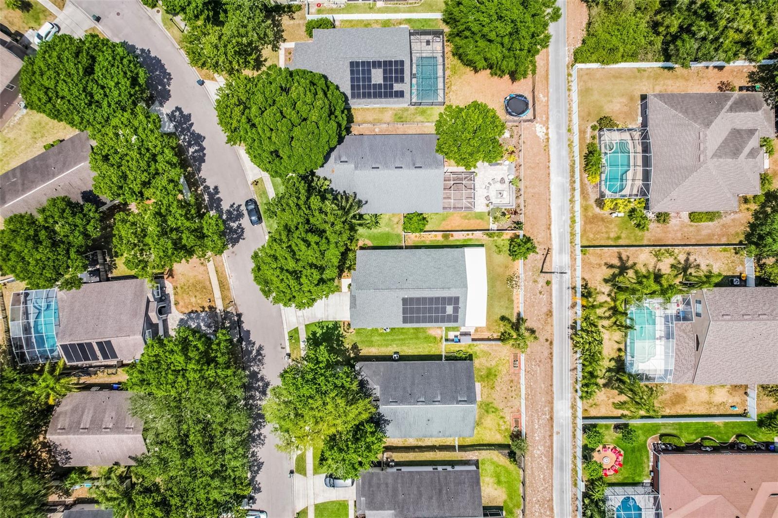 Image 32 of 43 For 578 Darkwood Avenue