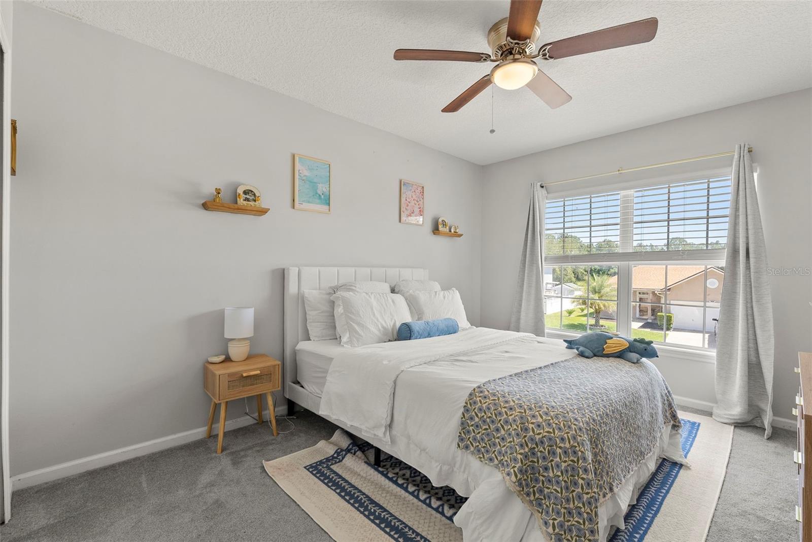 Image 19 of 34 For 724 Candlebark Drive