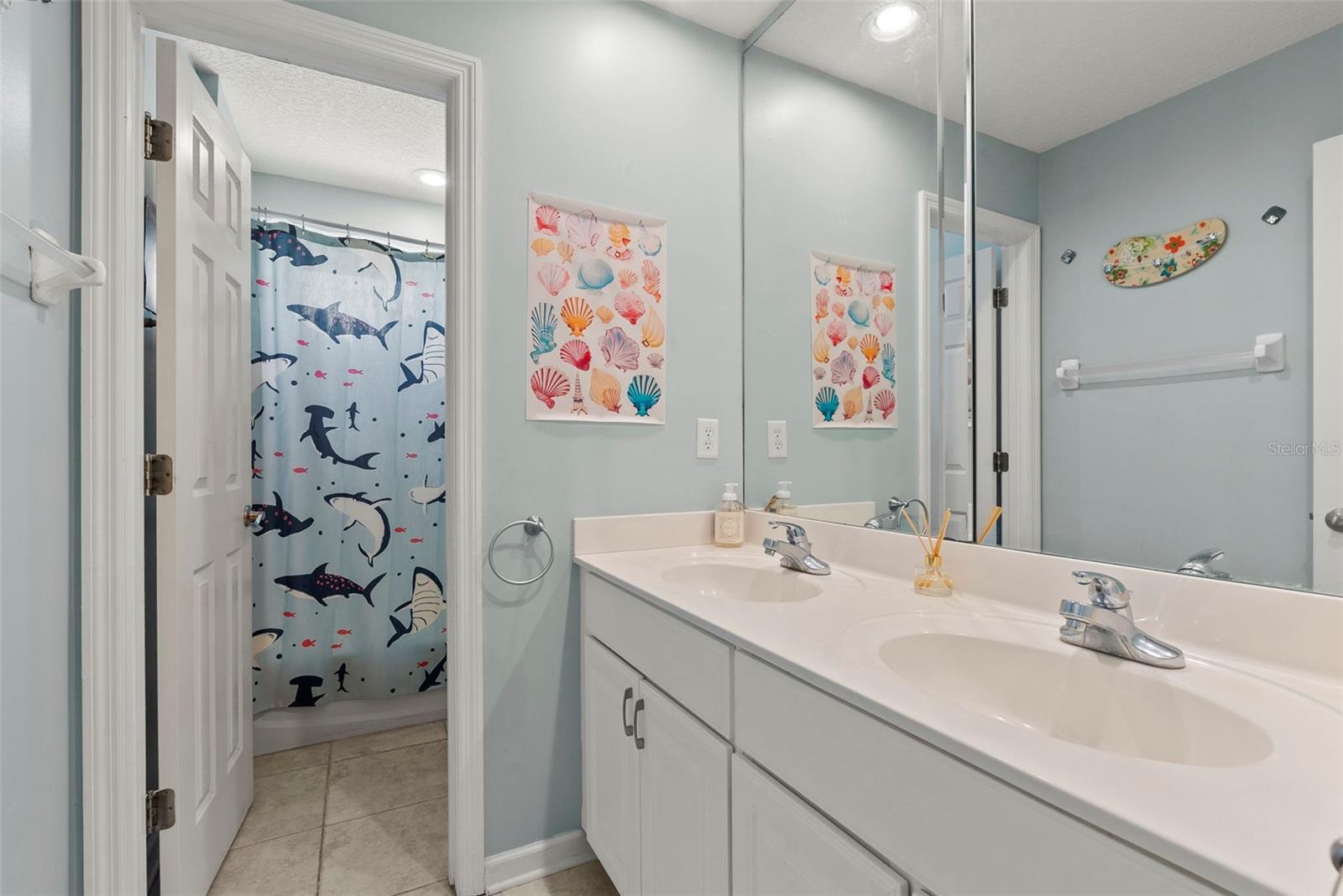Image 21 of 34 For 724 Candlebark Drive