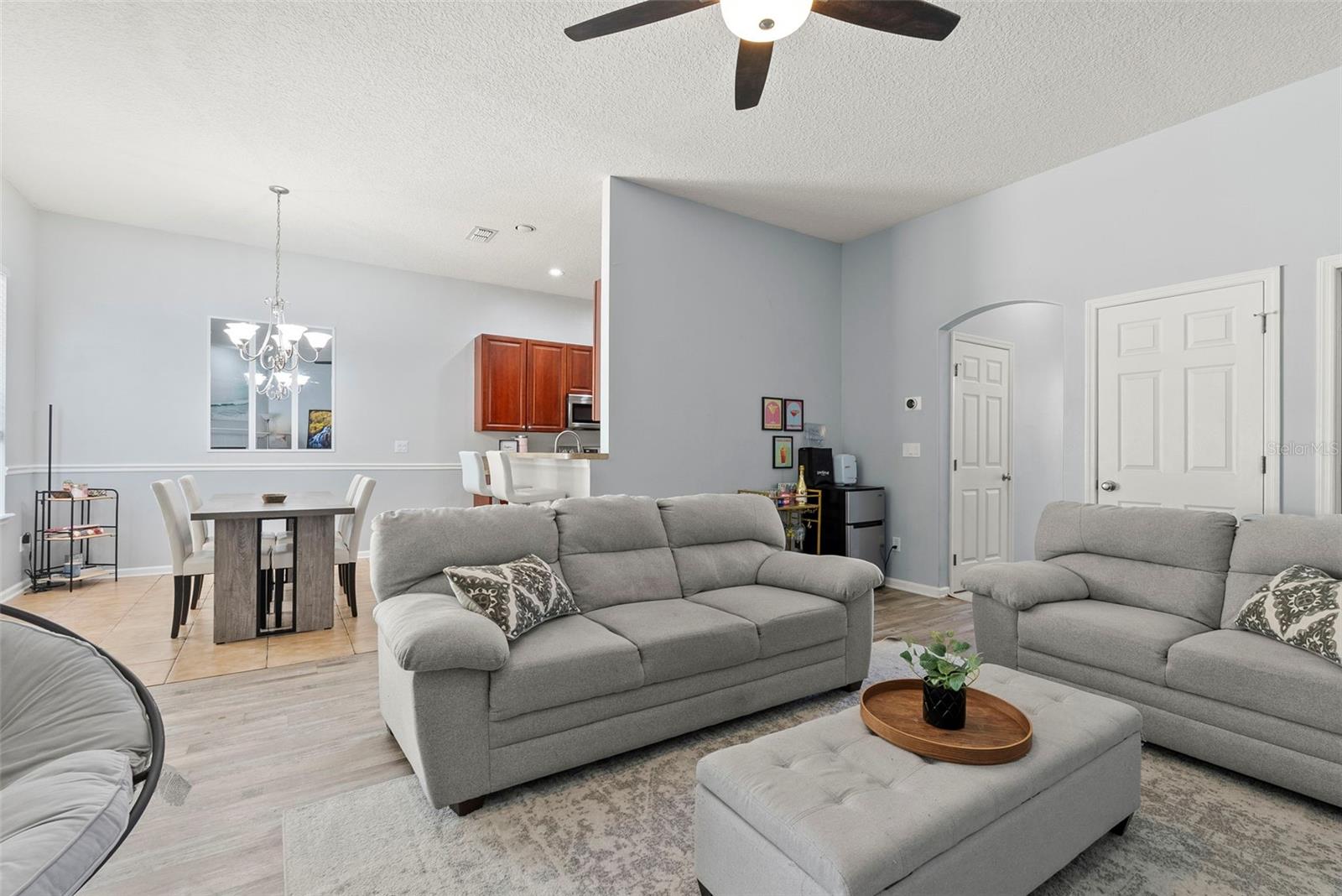 Image 7 of 34 For 724 Candlebark Drive