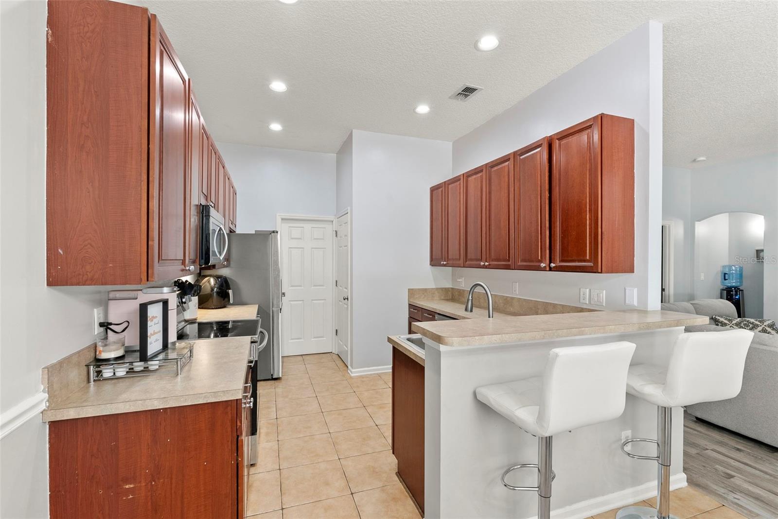 Image 8 of 34 For 724 Candlebark Drive
