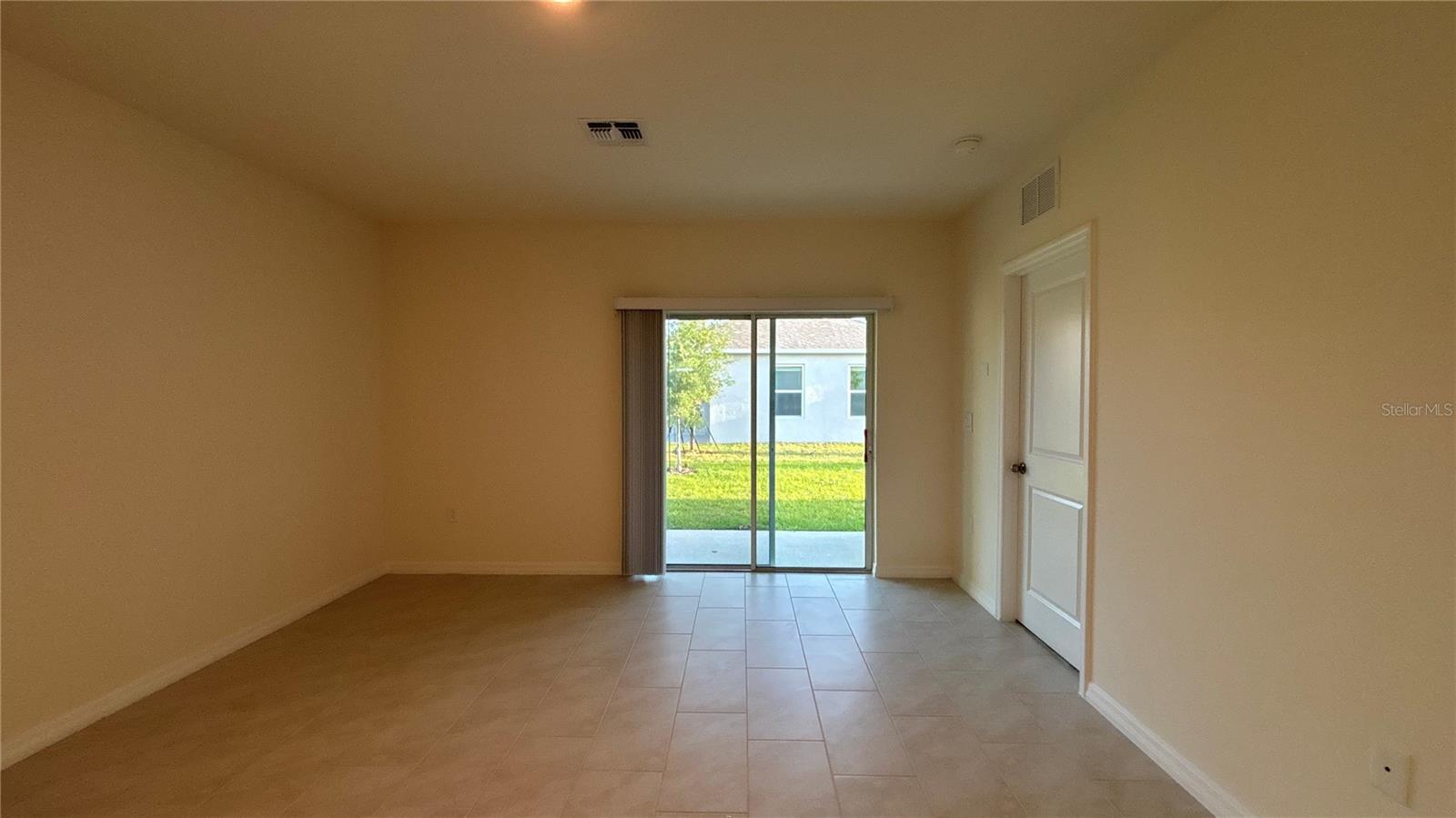 Image 11 of 23 For 1516 Ellesmere Avenue