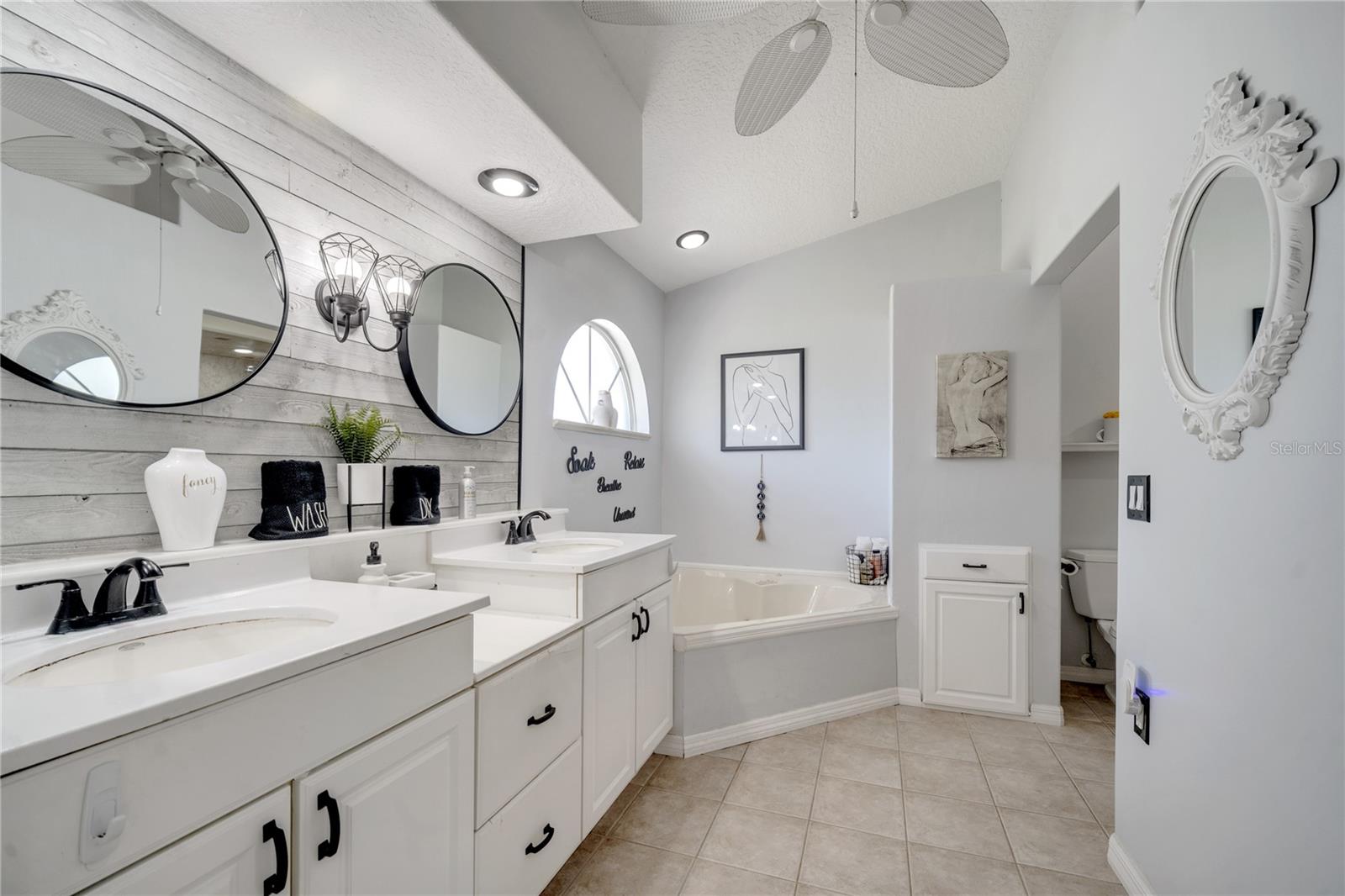 Image 20 of 41 For 3150 Sawgrass Court