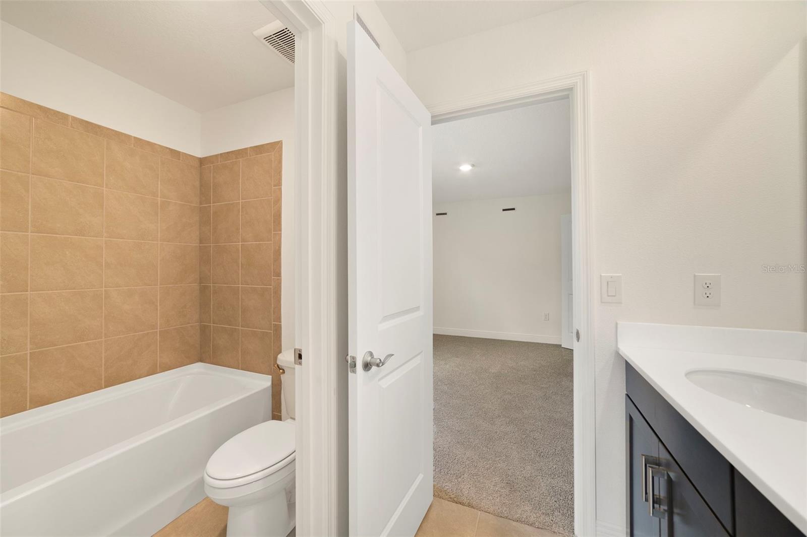 Image 23 of 27 For 3028 Water Clover Court