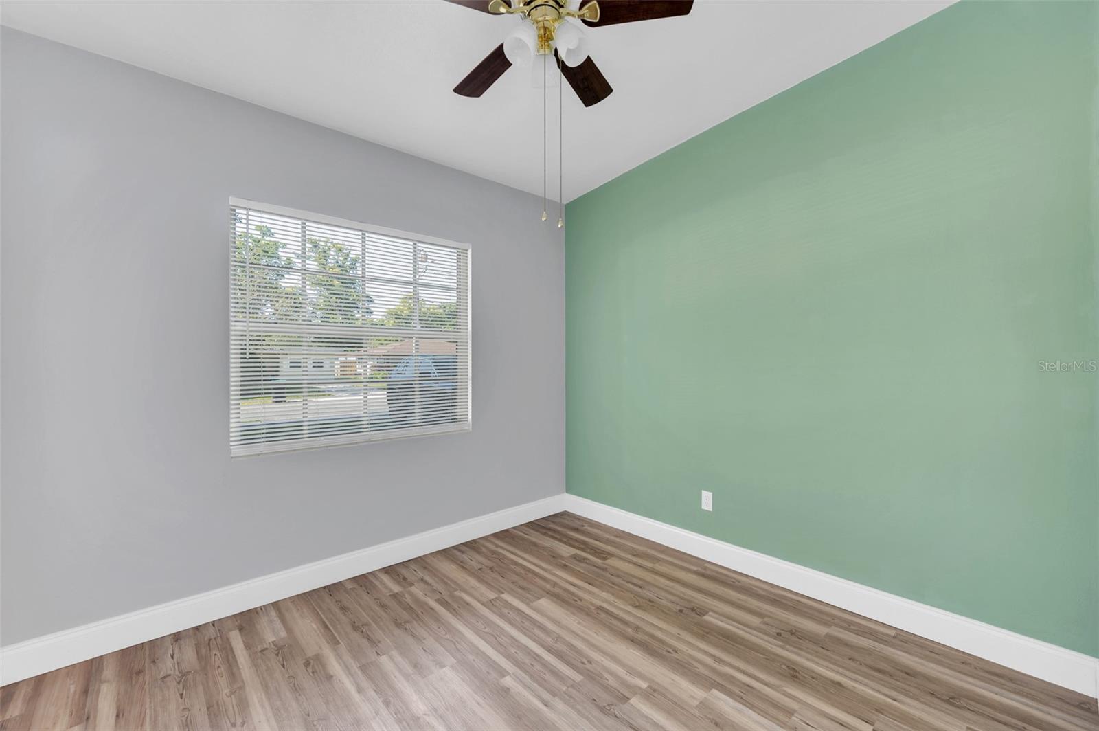 Image 10 of 40 For 2903 Michigan Street