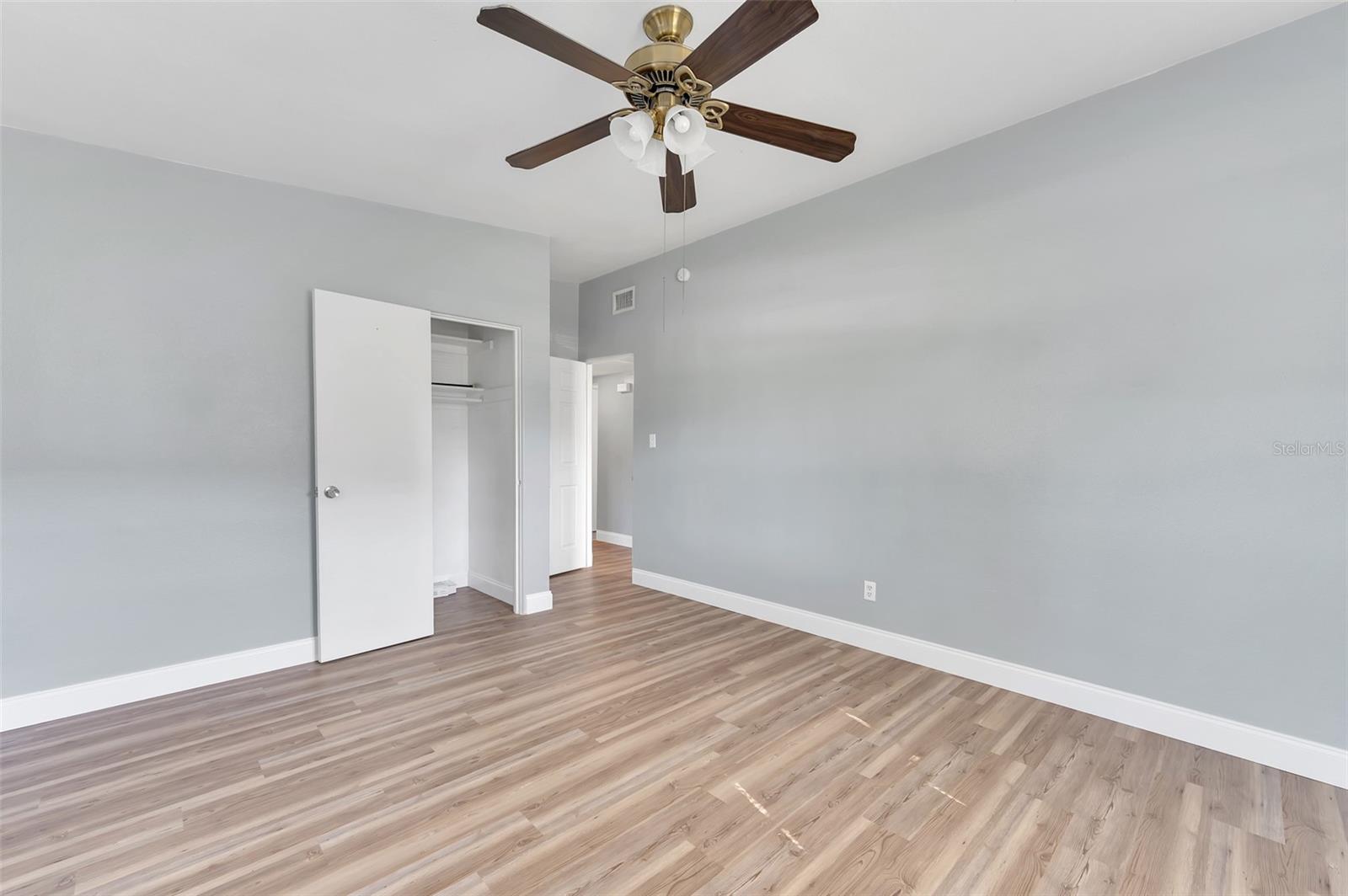 Image 11 of 40 For 2903 Michigan Street