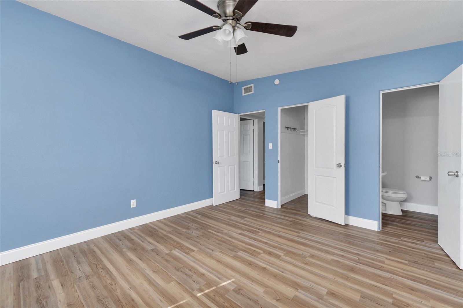 Image 12 of 40 For 2903 Michigan Street