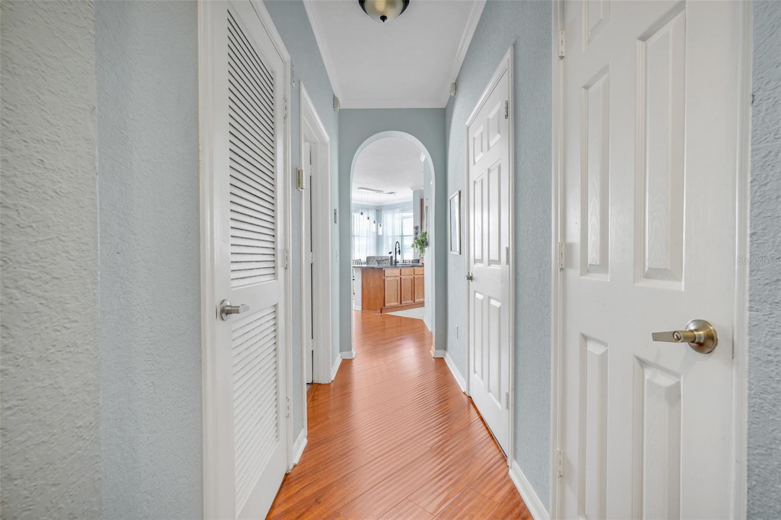 Image 5 of 20 For 860 Orange Avenue 226