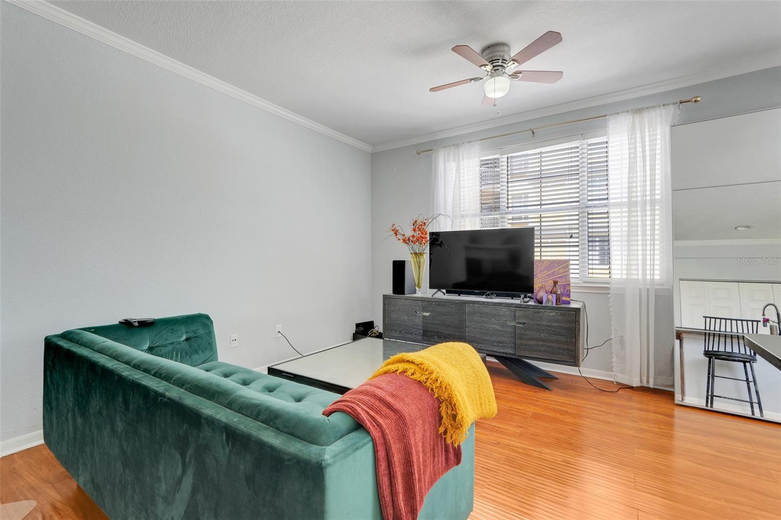 Image 6 of 20 For 860 Orange Avenue 226