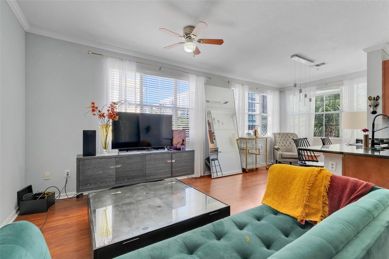 Image 7 of 20 For 860 Orange Avenue 226