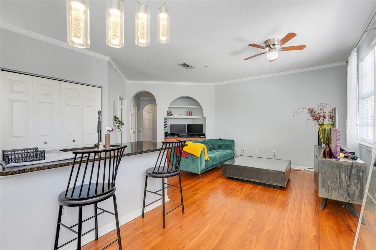 Image 8 of 20 For 860 Orange Avenue 226