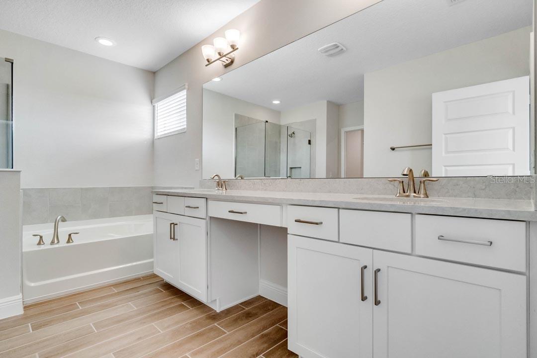 Image 33 of 48 For 11009 Hollow Bay Drive