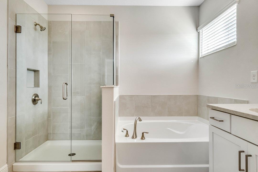 Image 34 of 48 For 11009 Hollow Bay Drive