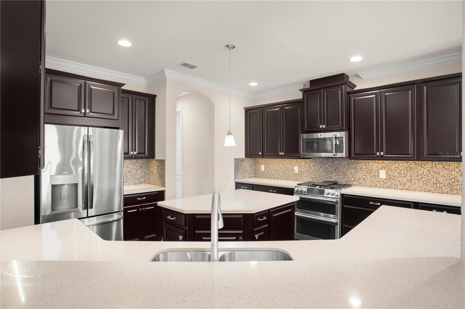 Image 21 of 65 For 970 Timberview Road