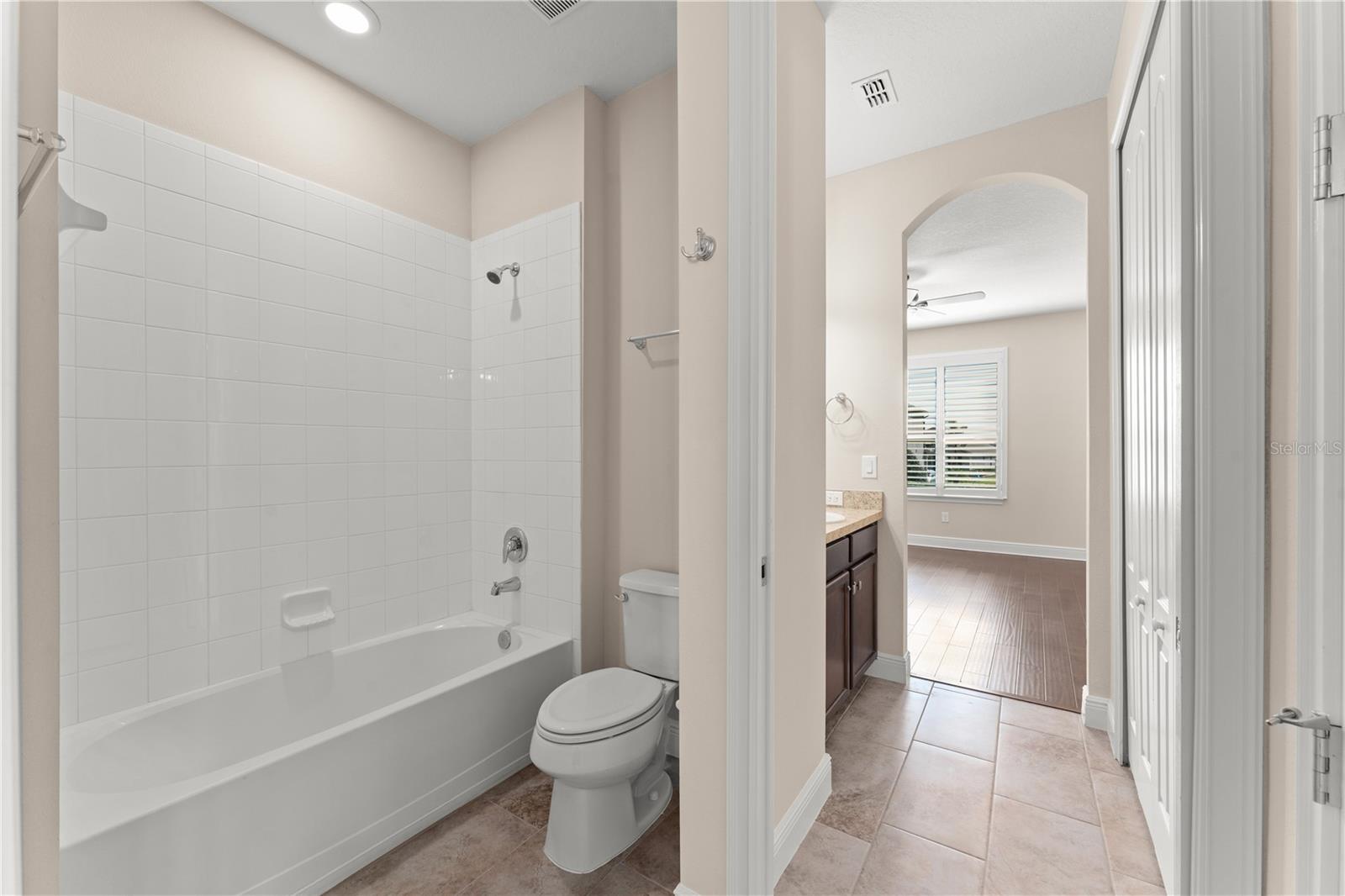 Image 38 of 65 For 970 Timberview Road
