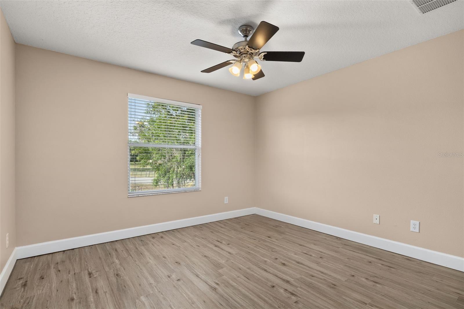 Image 43 of 72 For 305 Kays Landing Drive