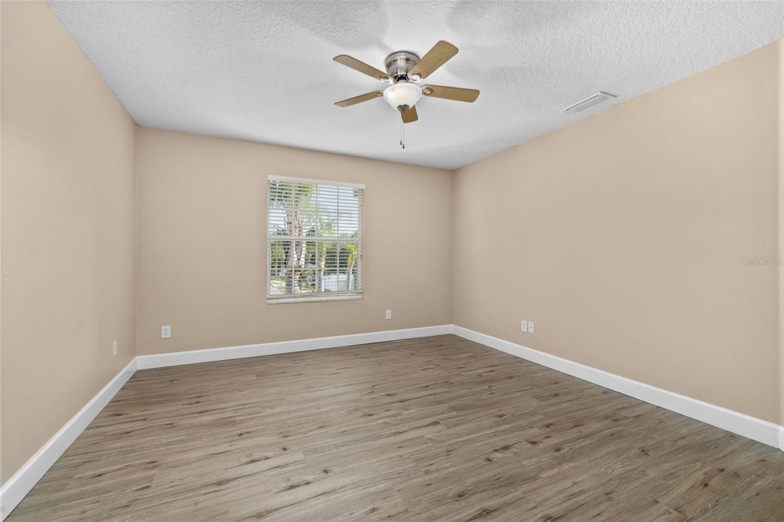 Image 45 of 72 For 305 Kays Landing Drive