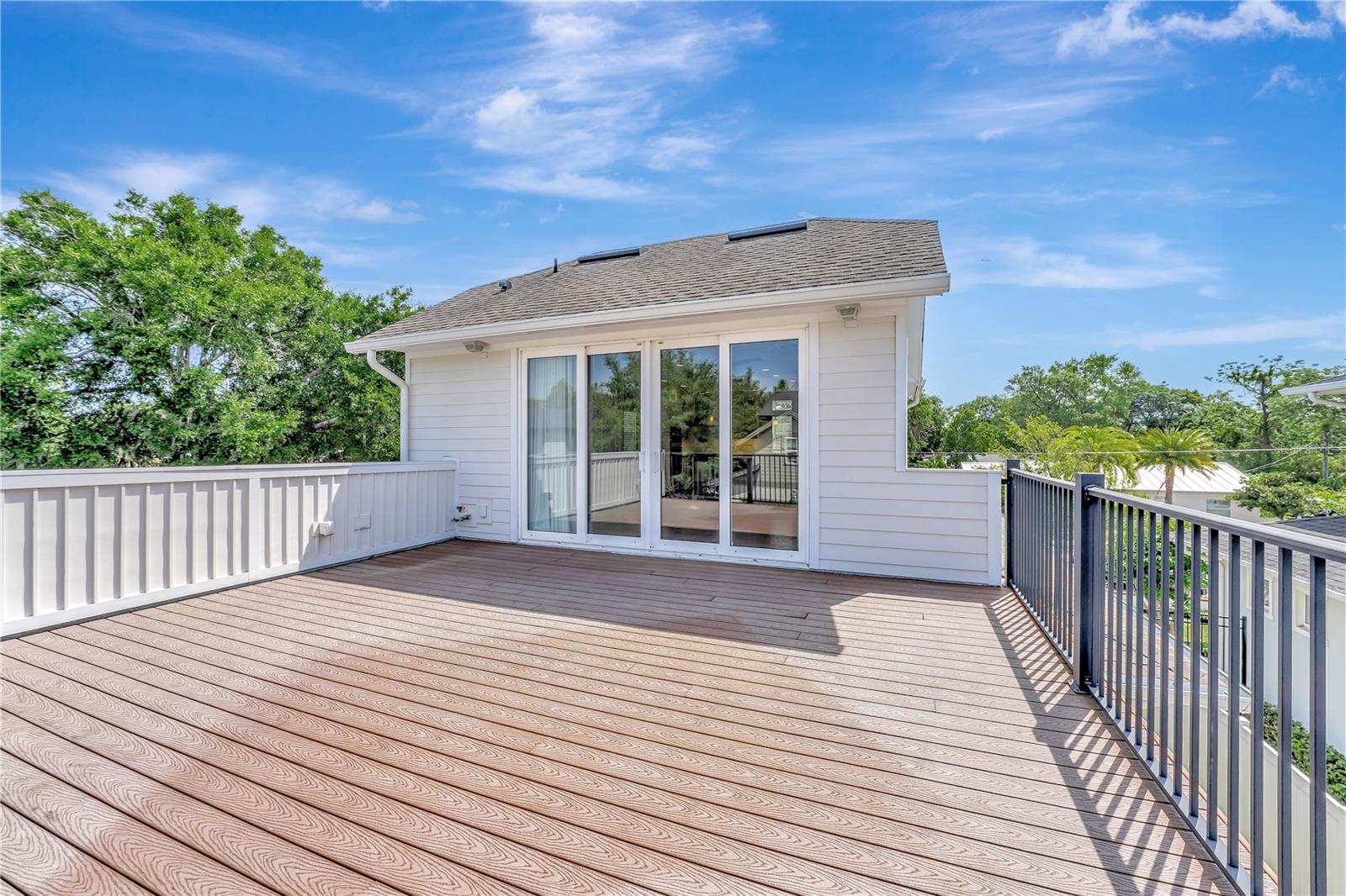 Image 13 of 36 For 441 Capen Avenue